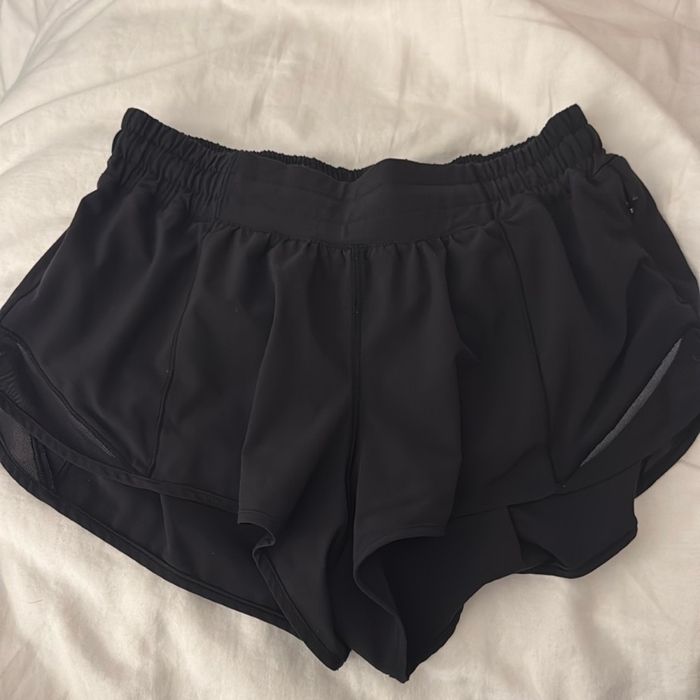 Black Lululemon shorts! 2.5” inseam!!